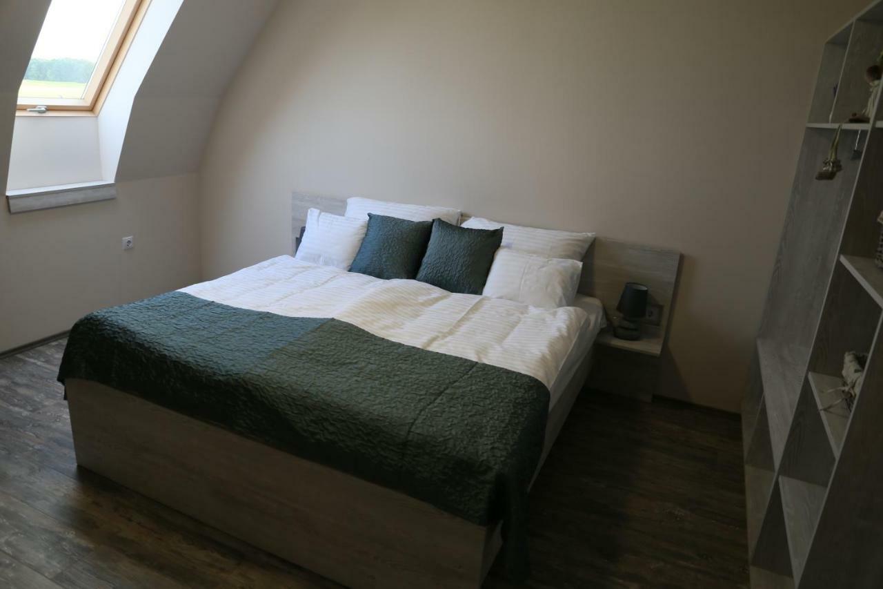 Tiszavilag Pihenohaz Hotel ทิสซาเคชเค ภายนอก รูปภาพ