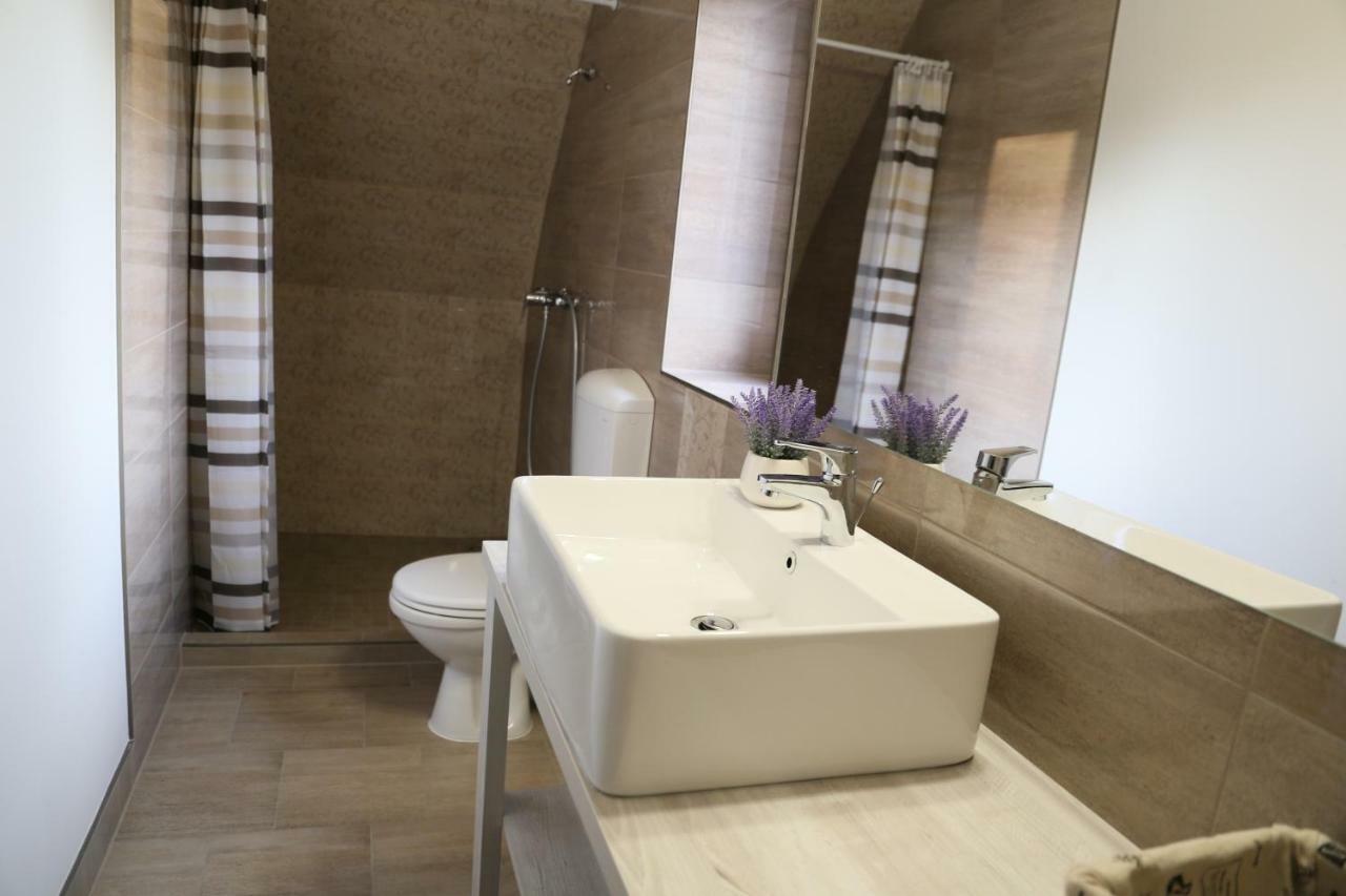 Tiszavilag Pihenohaz Hotel ทิสซาเคชเค ภายนอก รูปภาพ