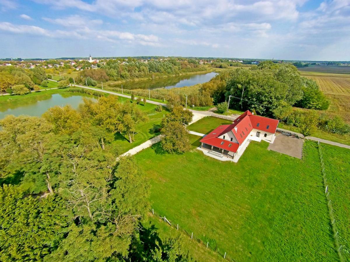 Tiszavilag Pihenohaz Hotel ทิสซาเคชเค ภายนอก รูปภาพ