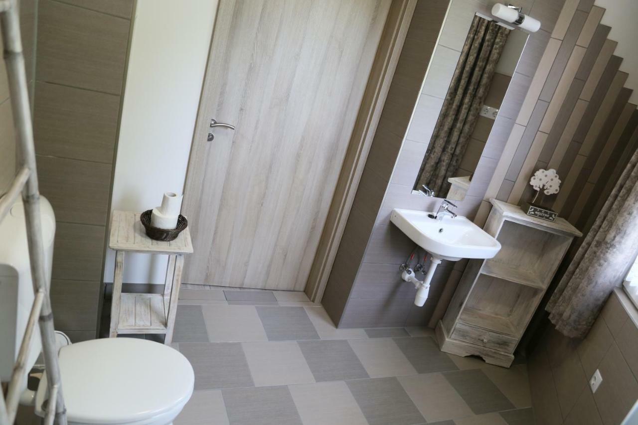 Tiszavilag Pihenohaz Hotel ทิสซาเคชเค ภายนอก รูปภาพ